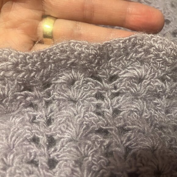 Vintage Hand Crocheted Lavender Purple Baby Throw Blanket 34" x 51" - Picture 5 of 6